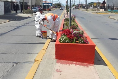 Encaran trabajos de mantenimiento en plazas y espacios públicos de Río Grande