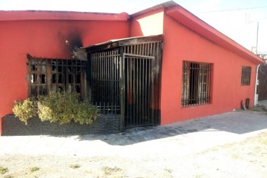 Cinco personas internadas tras incendiarse una vivienda en Río Grande