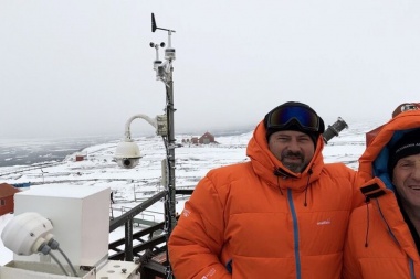Ciencia en el fin del mundo: Montan el primer detector de rayos cósmicos argentino en la Antártida