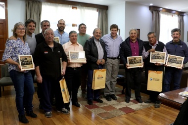 Melella recibió a pioneros del motociclismo de Río Grande