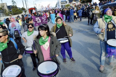 La colectiva feminista se moviliza en Río Grande y acompaña a las trabajadoras de Badisur
