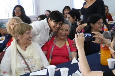 El Municipio brindó agasajo a mujeres en el Centro Comunitario Municipal del barrio CGT