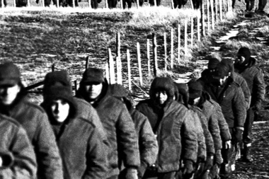 Piden sanciones contra un abogado que negó la soberanía argentina sobre las Malvinas para defender a un militar