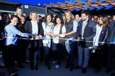 La gobernadora Bertone inauguró el nuevo edificio de la Fundación Dar en la Margen Sur