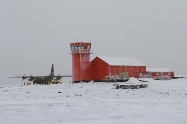 Ya funciona en la Antártida un detector de rayos cósmicos fabricado en el país