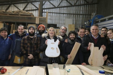 Carpinteros fueguinos fabricarán instrumentos musicales con madera de lenga