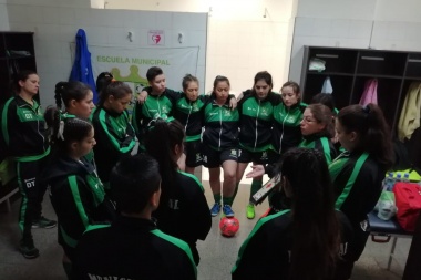 Triunfo y podio en San Juan para las chicas de Escuela Municipal de Futsal de Ushuaia