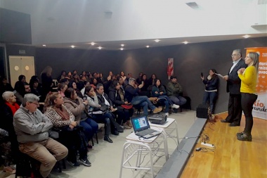 Más de 500 personas se inscribieron para el curso de Lengua de Señas en Río Grande