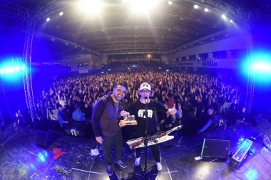 Damas Gratis brindó un gran show en el cuarto día de la Fiesta Nacional de la Noche más Larga