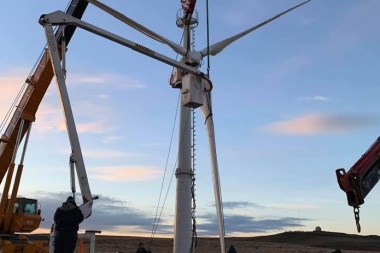 Instalaron la primera turbina eólica experimental en la zona del Cabo Domingo