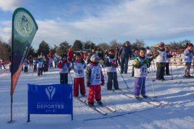 Más de 70 chicos participaron de la primera fecha del campeonato de esquí de fondo