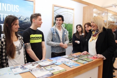 La gobernadora Bertone visitó a pymes fueguinas que participan de la 'Expo Rural'