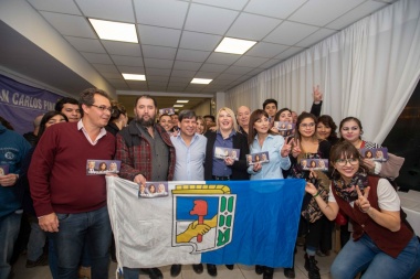 Bertone y Pino encabezaron un acto de campaña en el Centro Cultural 'Nueva Argentina'