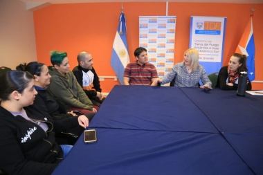 La gobernadora Bertone recibió a la Selección Femenina de Futsal de Río Grande