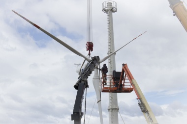 La UNTDF instaló en su campus la primera turbina de energía eólica de Ushuaia