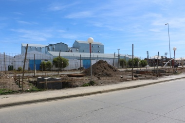 En Río Grande, el Municipio inicia la construcción del puente peatonal frente a la UTN