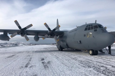Un avión militar chileno que viajaba a la Antártida desapareció con 38 personas a bordo