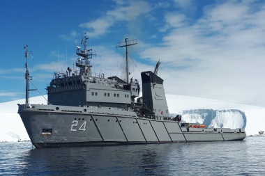 Argentina envió dos buques para colaborar con la búsqueda del avión chileno perdido