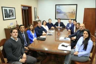 Reunión de gabinete y visita de 'Chiquito' Martínez: así comenzó la gestión Perez