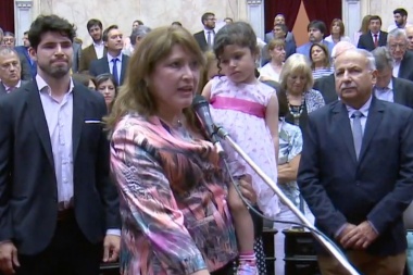 "Por la recuperación de la industria fueguina": Yutrovic juró como diputada nacional