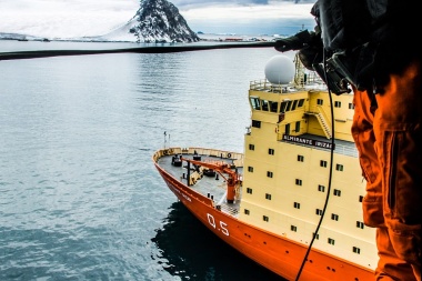 Campaña Antártica de Verano: el 'Irízar' llegó a la Base Orcadas