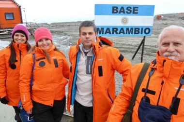 Funcionarios provinciales viajaron a las bases Esperanza y Marambio en la Antártida