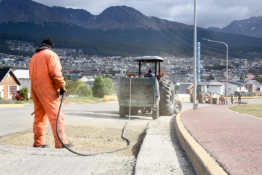 Avanzan en Ushuaia los trabajos de reparación de la Avenida Hipólito Yrigoyen