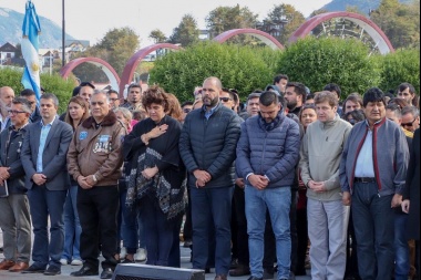 En Ushuaia, Melella y Evo Morales encabezaron un homenaje a los héroes de Malvinas
