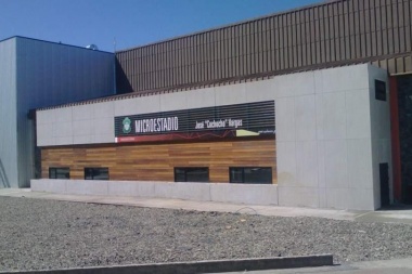 En Ushuaia, la Municipalidad adjudicó la obra del sobretecho del microestadio 'Cochocho Vargas'