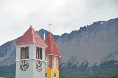 Iglesias de Ushuaia se comprometieron a evitar reuniones y aglomeración de personas
