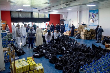 Vuoto supervisó la entrega de módulos alimentarios a los vecinos de Ushuaia