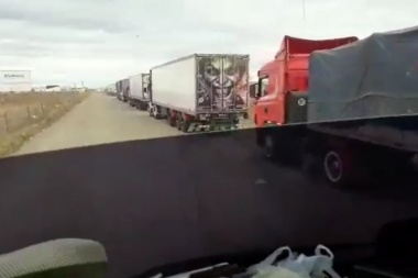 Camiones con alimentos varados en la Aduana de Río Gallegos: "Nos supera la situación"