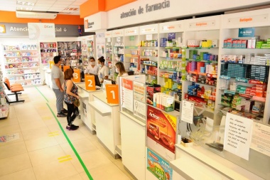 Más de 15 farmacias de Río Grande ya se sumaron a la campaña "Barbijo Rojo"