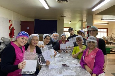La Cooperativa Eléctrica donó mascarillas al personal del Hospital Regional de Río Grande