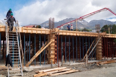 Trabajos de hormigonado en el Hospital Regional y en el Centro de Rehabilitación Ushuaia