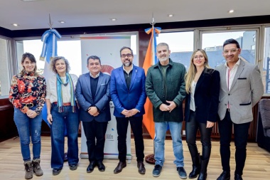Gobierno y la Universidad UNIR de La Rioja impulsan nuevas propuestas educativas en Tierra del Fuego