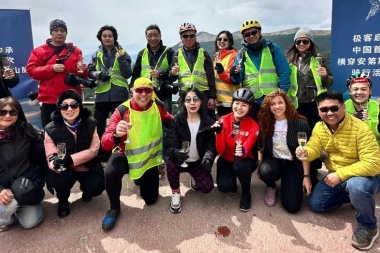 Ciclistas chinos realizaron la ‘Travesía de los Andes Fueguinos’ para promocionar el destino Ushuaia