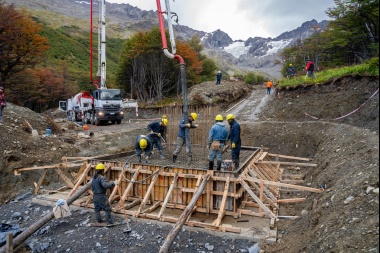 Comenzó la obra de hormigonado para instalar una nueva aerosilla en el Glaciar Martial