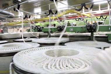 Tras el anuncio de Caputo, textiles advirtieron por "la destrucción de miles de puestos de trabajo y el quiebre de cientos de industrias"