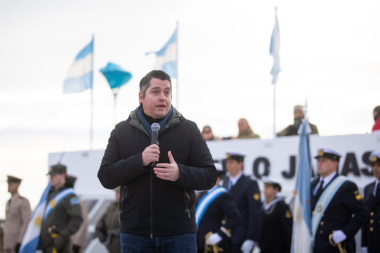 "El Presidente responde a intereses contrarios a la Causa Malvinas", cuestionó el intendente Perez