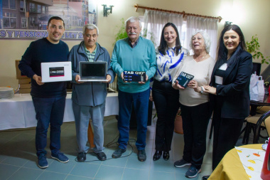 El Centro de Jubilados “Ley 244” se sumó a la Red de Nodos Tecnológicos en Río Grande