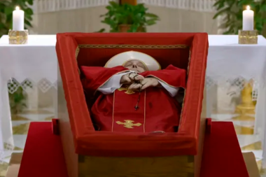 Empezó el proceso para elegir un nuevo Papa: paso a paso, todos los rituales y tradiciones tras la muerte de Francisco