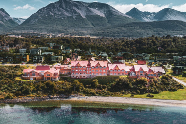 Los dueños del emblemático Costa Galana compraron el hotel Los Cauquenes en Ushuaia
