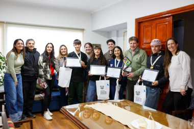 Melella recibió a fueguinos que se destacaron en juegos urbanos sudamericanos