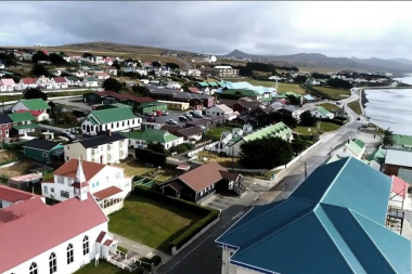 En Malvinas, los isleños reclaman a Milei que cumpla con el acuerdo firmado por Diana Mondino