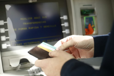 Los préstamos están creciendo casi tres veces más rápido que los depósitos bancarios, según informe