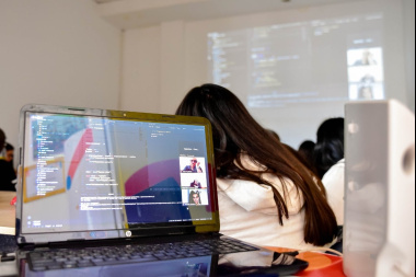 Cien fueguinos iniciaron la cursada de programación Web Full Stack junto a Digital House