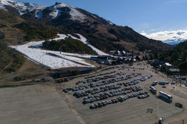 Por la falta de nieve, hay turistas que están cancelando sus vacaciones en Bariloche