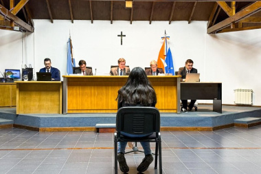 Comenzó el juicio a una mujer acusada de asesinar a su pareja y simular un suicidio
