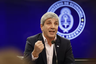 Caputo a empresarios: prometió reforma laboral y previsional, descartó devaluar y les pidió apoyo
